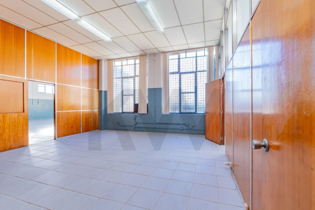 Armazém para Venda em Santa Iria de Azoia, São João da Talha e Bobadela Foto 17