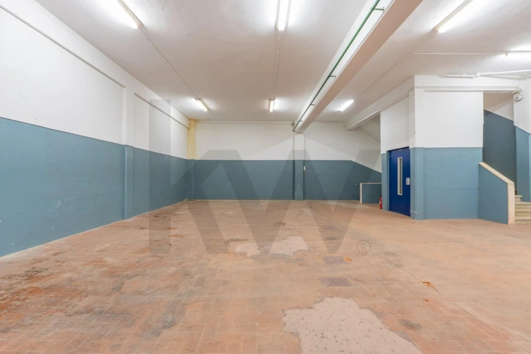 Armazém para Venda em Santa Iria de Azoia, São João da Talha e Bobadela Foto 32