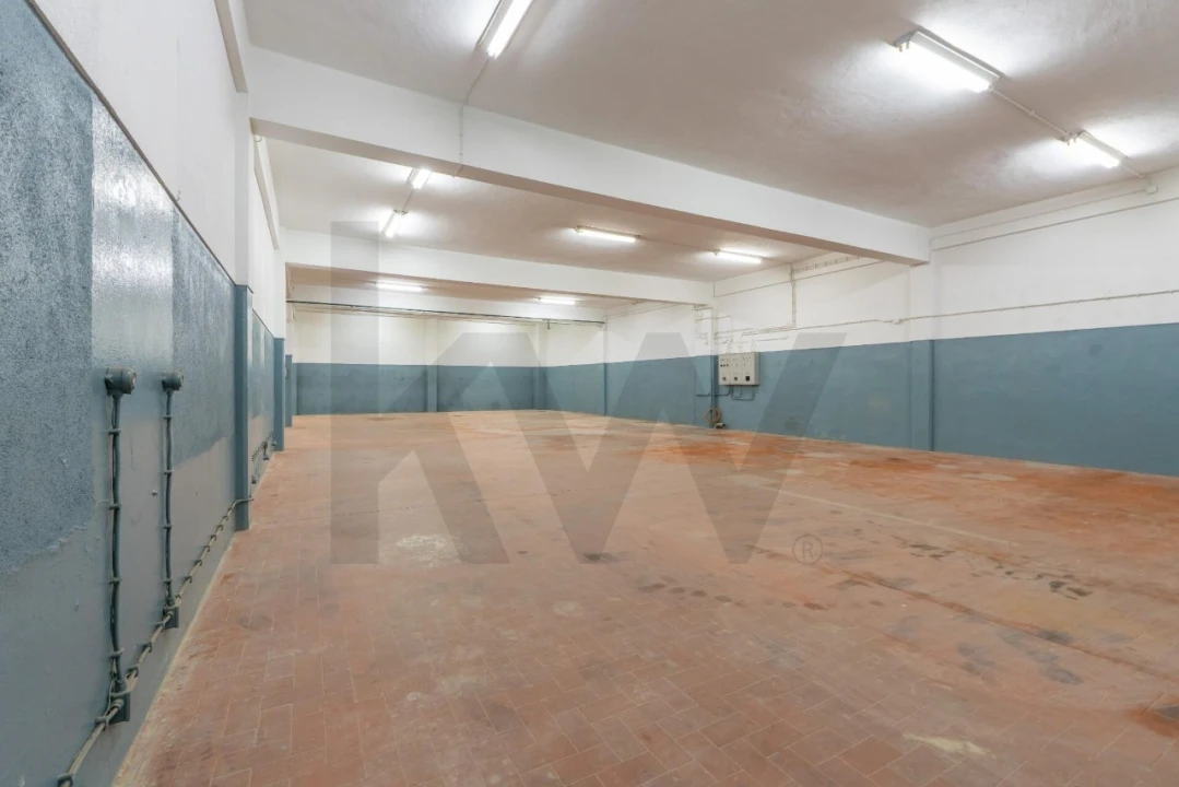 Armazém para Venda em Santa Iria de Azoia, São João da Talha e Bobadela Foto 31