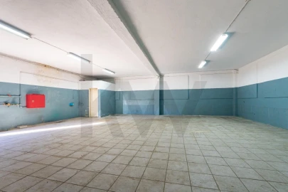 Armazém para Venda em Santa Iria de Azoia, São João da Talha e Bobadela
