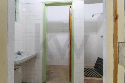 Armazém para Venda em Santa Iria de Azoia, São João da Talha e Bobadela