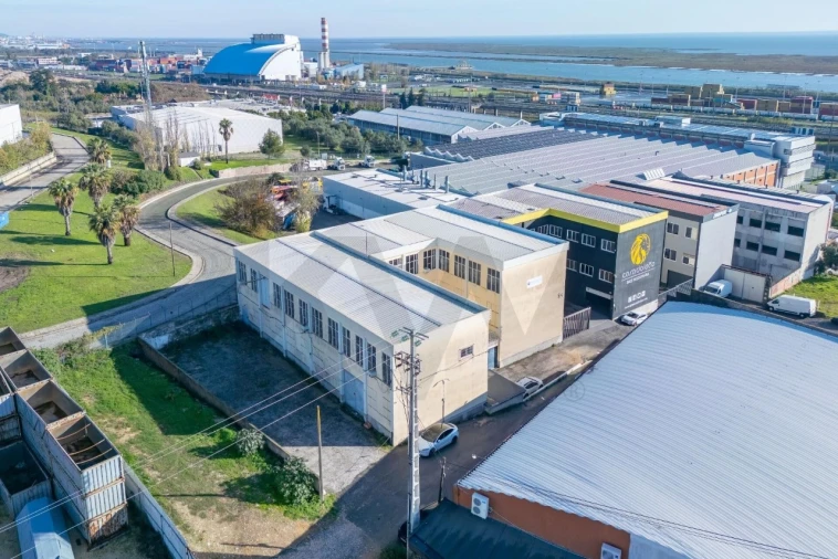 Armazém para Venda em Santa Iria de Azoia, São João da Talha e Bobadela Foto 3