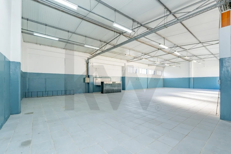 Armazém para Venda em Santa Iria de Azoia, São João da Talha e Bobadela Foto 9