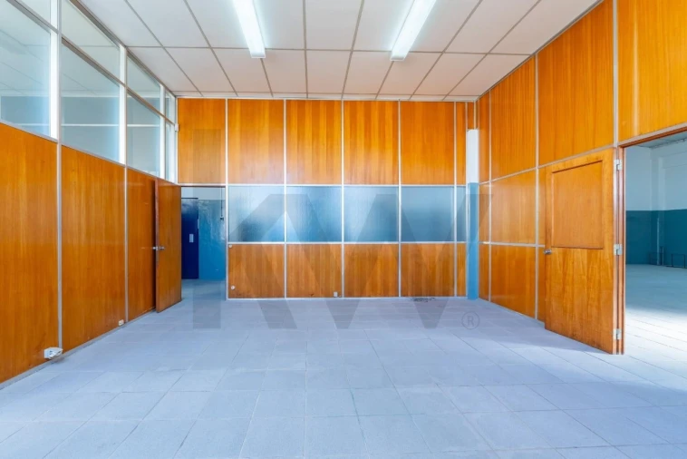 Armazém para Venda em Santa Iria de Azoia, São João da Talha e Bobadela Foto 16