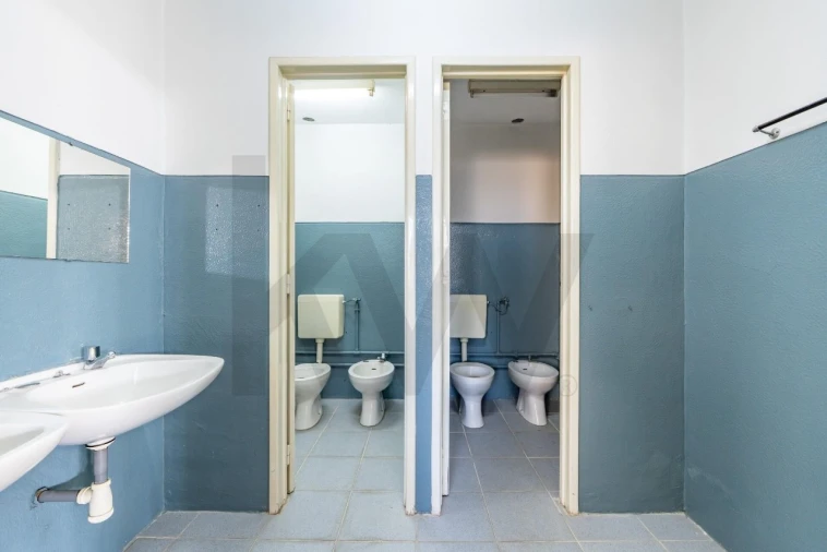 Armazém para Venda em Santa Iria de Azoia, São João da Talha e Bobadela Foto 23