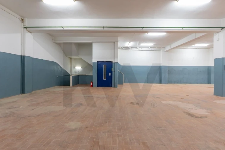 Armazém para Venda em Santa Iria de Azoia, São João da Talha e Bobadela Foto 35