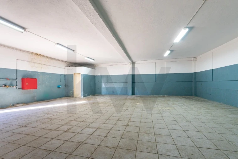 Armazém para Venda em Santa Iria de Azoia, São João da Talha e Bobadela Foto 36