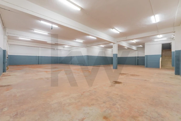 Armazém para Venda em Santa Iria de Azoia, São João da Talha e Bobadela Foto 27