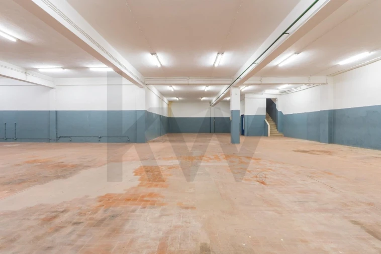 Armazém para Venda em Santa Iria de Azoia, São João da Talha e Bobadela Foto 28