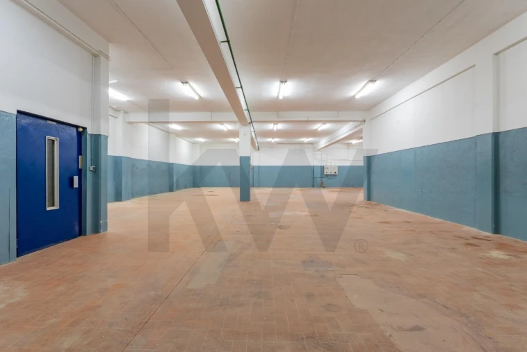 Armazém para Venda em Santa Iria de Azoia, São João da Talha e Bobadela Foto 34