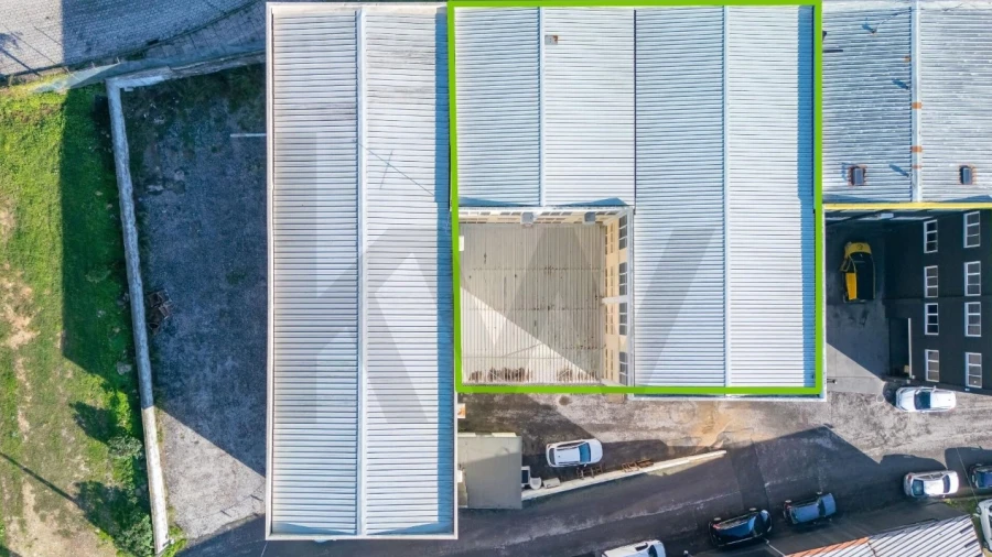 Armazém para Venda em Santa Iria de Azoia, São João da Talha e Bobadela