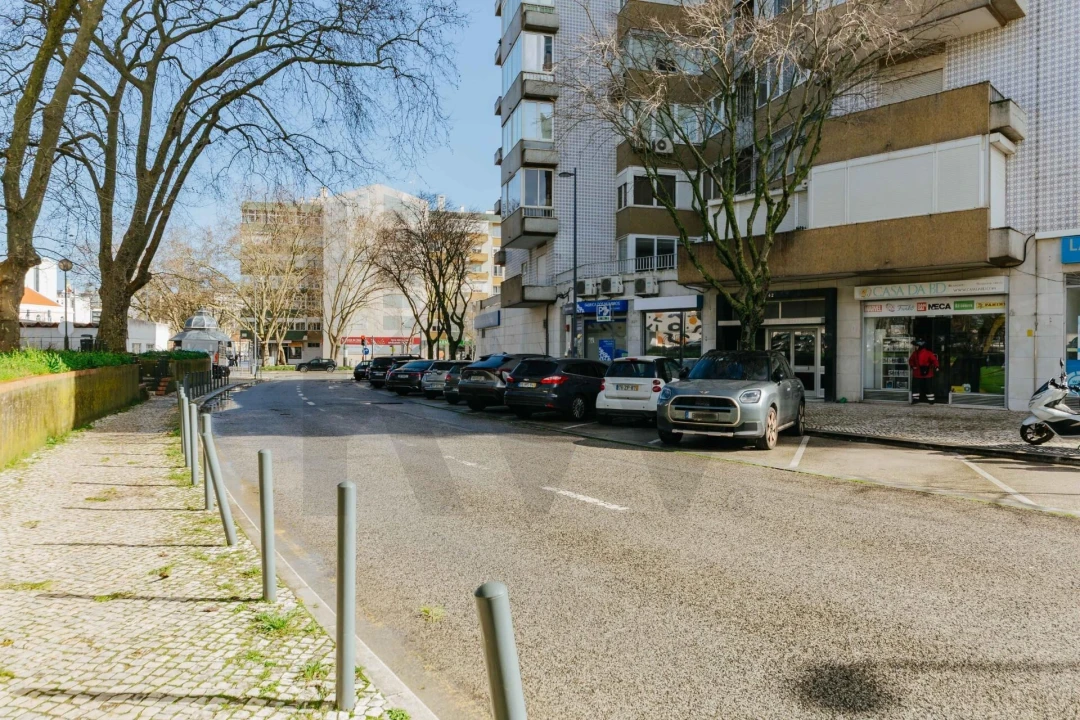 Apartamento T2 para Arrendamento em Lumiar Foto 41