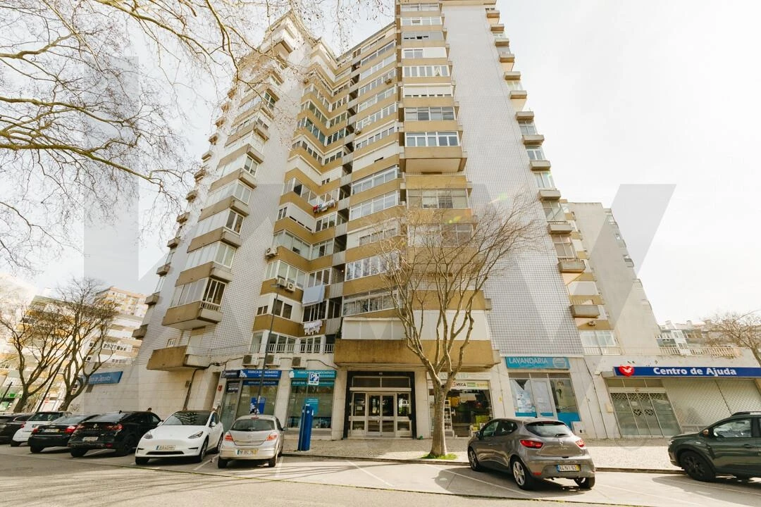 Apartamento T2 para Arrendamento em Lumiar Foto 2