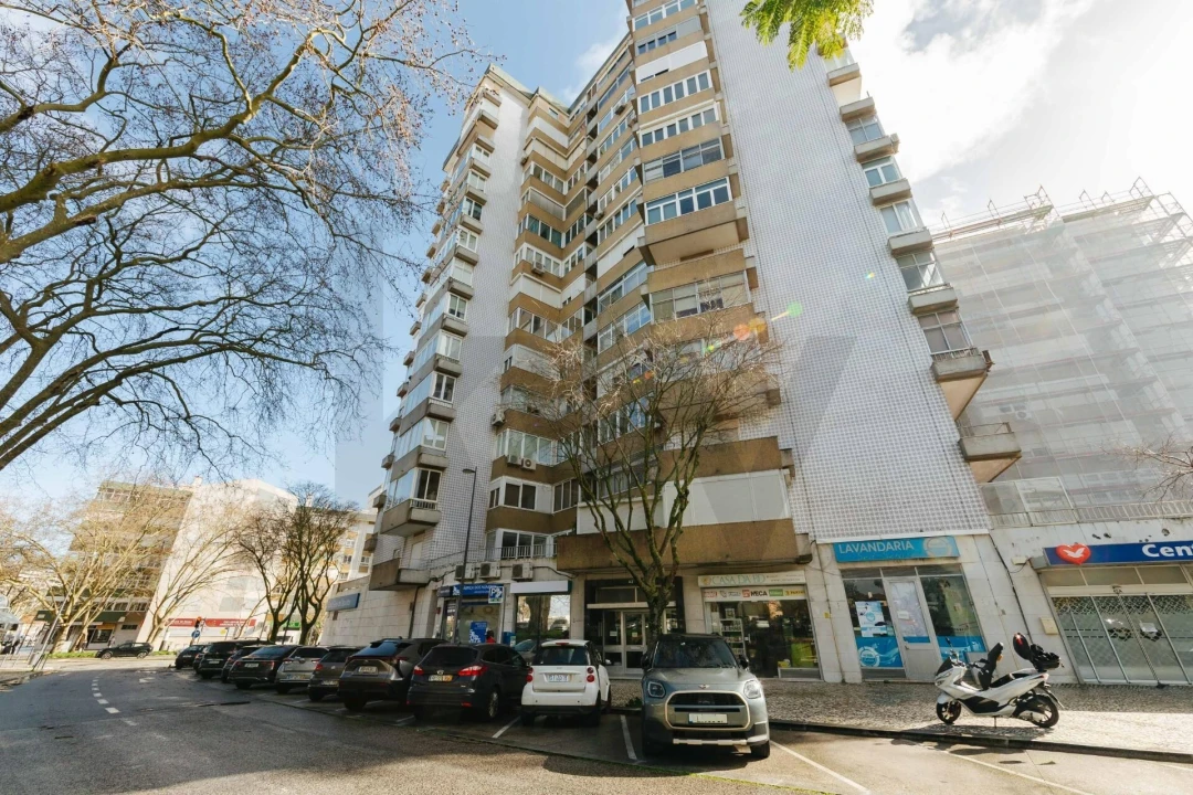 Apartamento T2 para Arrendamento em Lumiar Foto 42