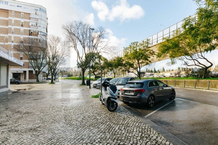 Apartamento T2 para Arrendamento em Lumiar Foto 43