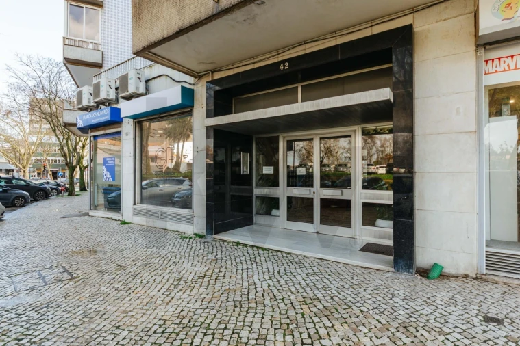 Apartamento T2 para Arrendamento em Lumiar Foto 40