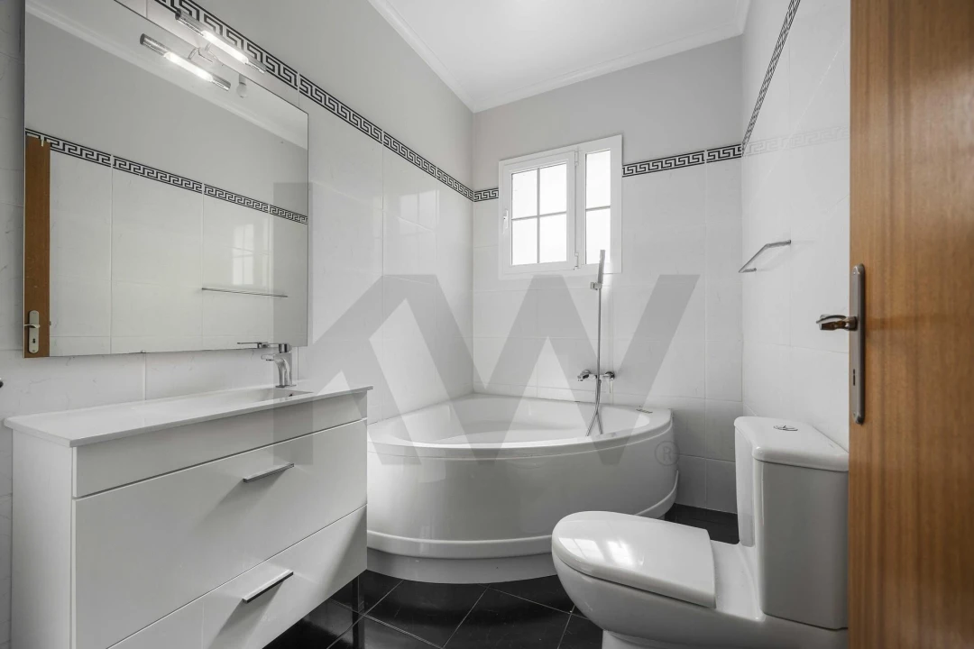 Prédio para Venda em Porto da Cruz Foto 16