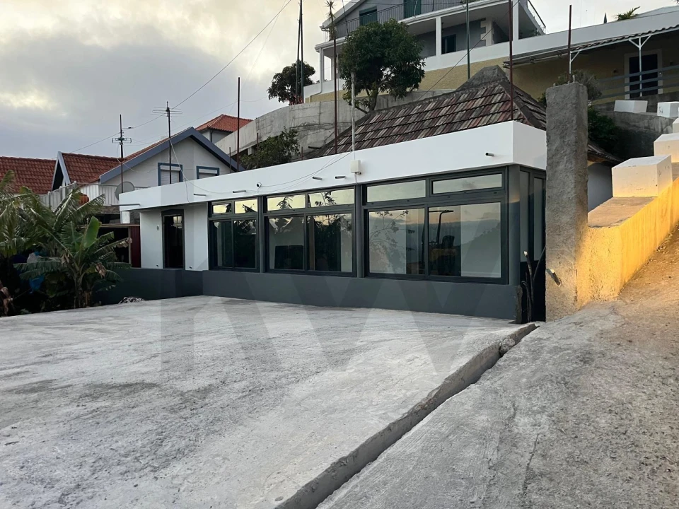 Moradia T1 para Venda em Tabua Foto 1