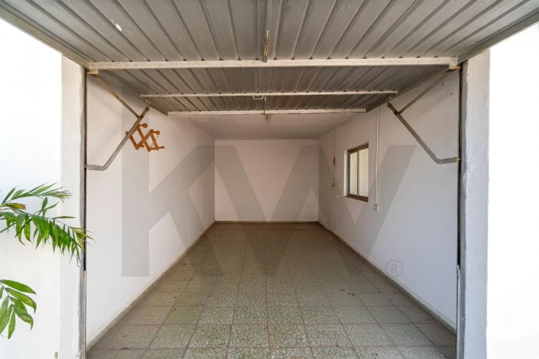 Moradia T2 para Venda em Quelfes Foto 47