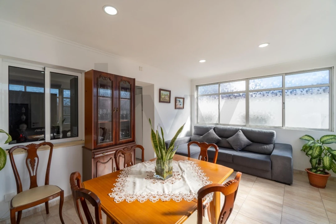 Moradia T2 para Venda em Quelfes Foto 28