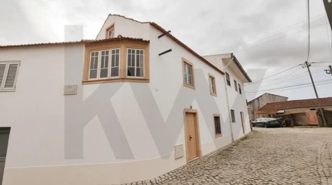 Moradia T3 para Venda em Sé Nova, Santa Cruz, Almedina e São Bartolomeu
