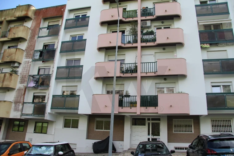 Apartamento T1 para Venda em Massamá e Monte Abraão Foto 8