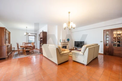 Apartamento T4 para Venda em Santo Antonio dos Olivais
