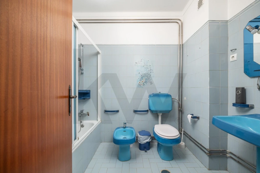 Apartamento T4 para Venda em Santo Antonio dos Olivais Foto 26