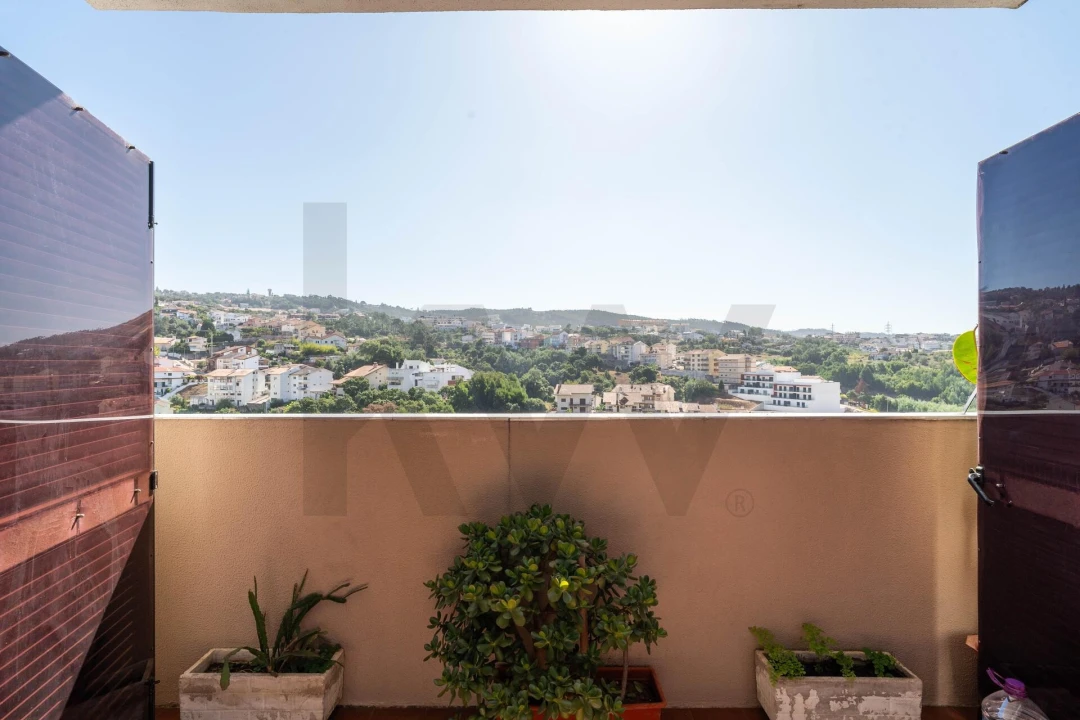 Apartamento T4 para Venda em Santo Antonio dos Olivais Foto 39
