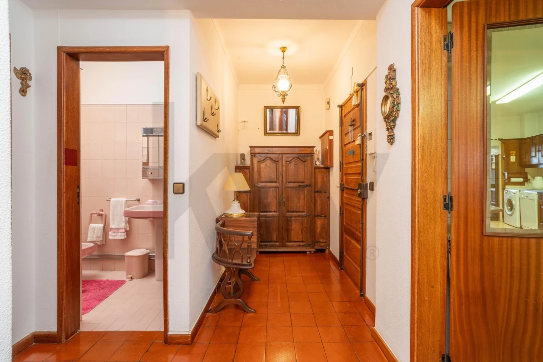Apartamento T4 para Venda em Santo Antonio dos Olivais Foto 22
