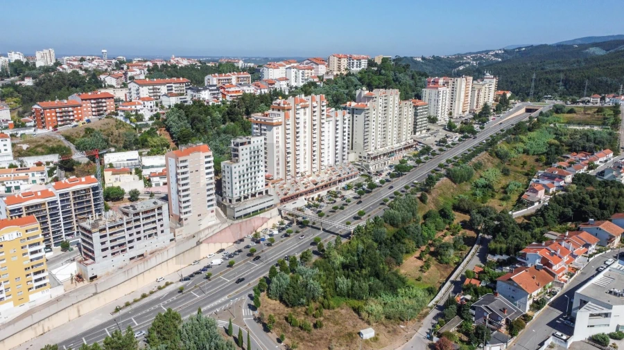 Apartamento T4 para Venda em Santo Antonio dos Olivais Foto 46