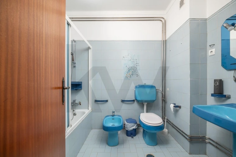 Apartamento T4 para Venda em Santo Antonio dos Olivais Foto 26