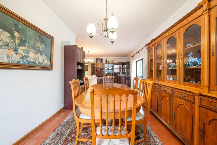 Apartamento T4 para Venda em Santo Antonio dos Olivais Foto 6