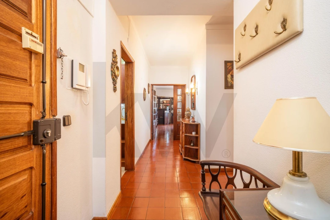 Apartamento T4 para Venda em Santo Antonio dos Olivais Foto 24