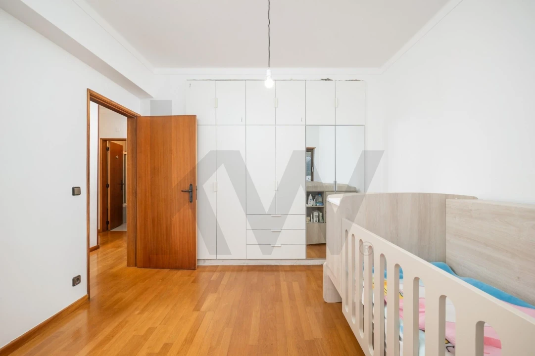 Apartamento T4 para Venda em Santo Antonio dos Olivais Foto 14