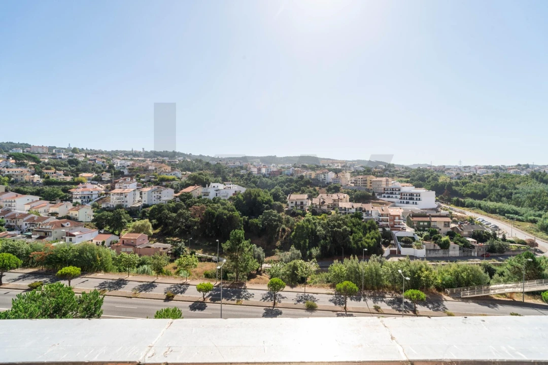 Apartamento T4 para Venda em Santo Antonio dos Olivais Foto 38