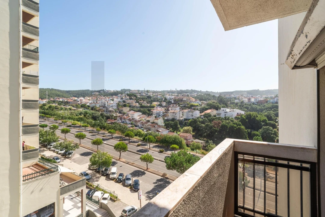 Apartamento T4 para Venda em Santo Antonio dos Olivais Foto 40