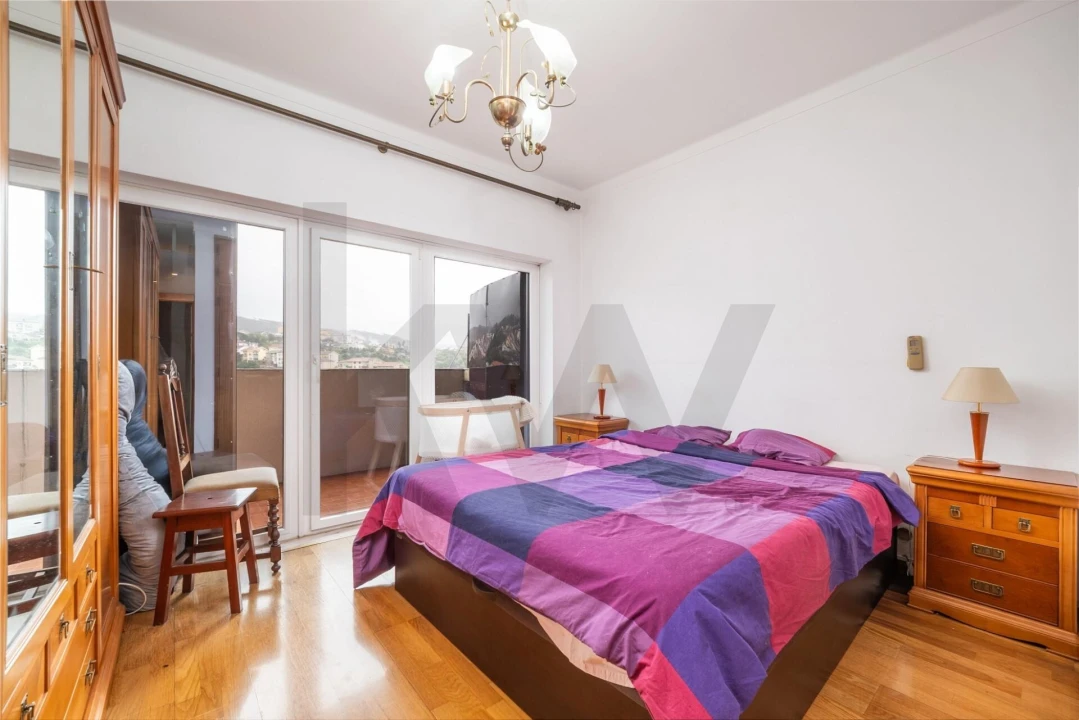 Apartamento T4 para Venda em Santo Antonio dos Olivais Foto 12