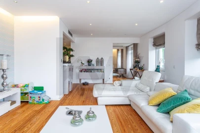 Apartamento T3 para Arrendamento em Areeiro