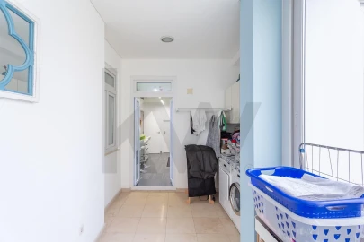 Apartamento T3 para Arrendamento em Areeiro