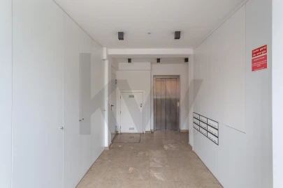 Apartamento T3 para Arrendamento em Areeiro