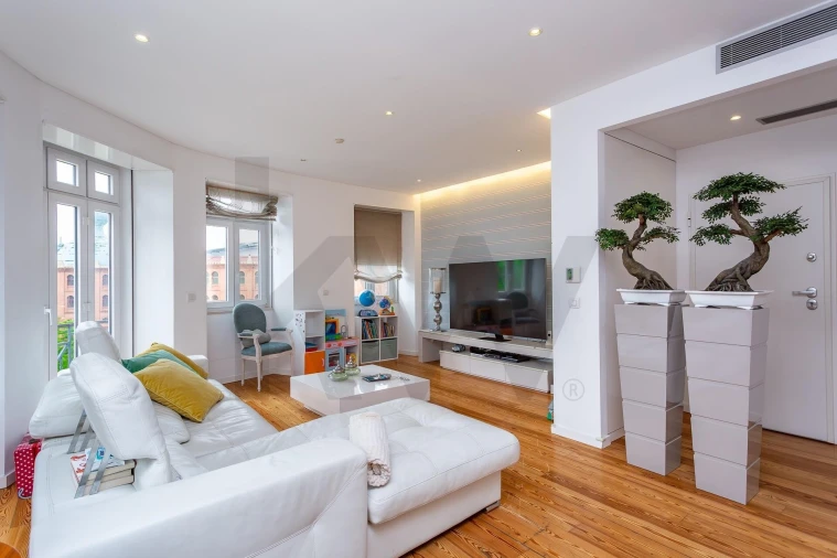 Apartamento T3 para Arrendamento em Areeiro Foto 8