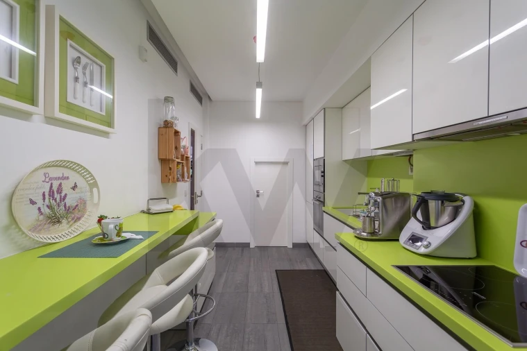 Apartamento T3 para Arrendamento em Areeiro Foto 17