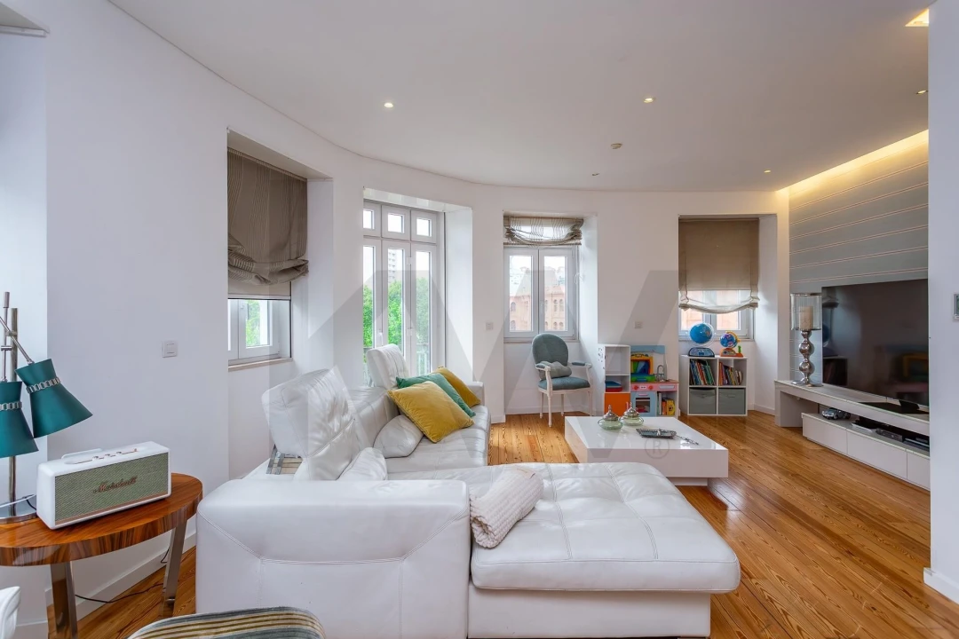 Apartamento T3 para Arrendamento em Areeiro Foto 5