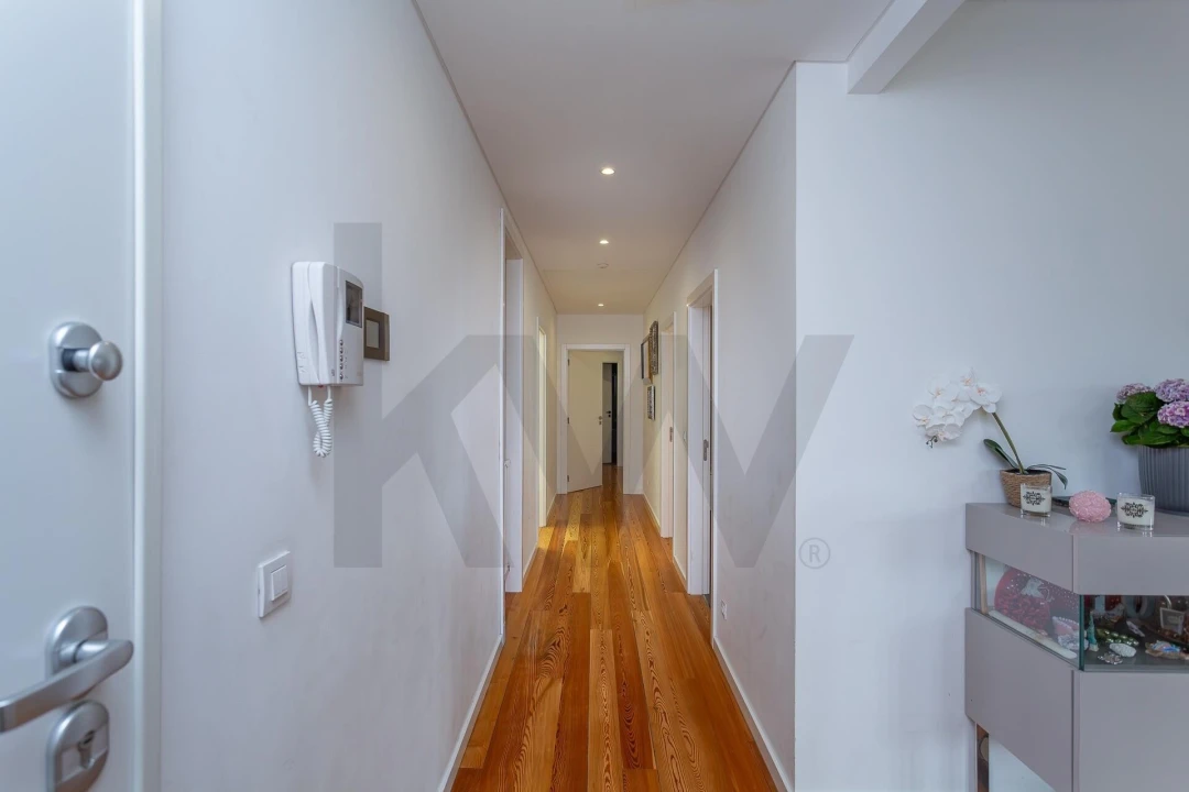 Apartamento T3 para Arrendamento em Areeiro Foto 2