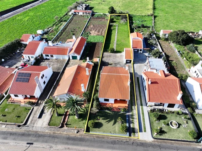 Moradia T4 para Venda em Vila do Porto Foto 21