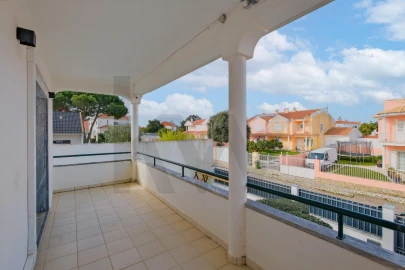Moradia T4 para Venda em Corroios
