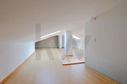 Moradia T4 para Venda em Corroios