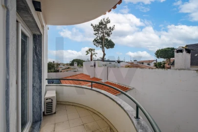 Moradia T4 para Venda em Corroios