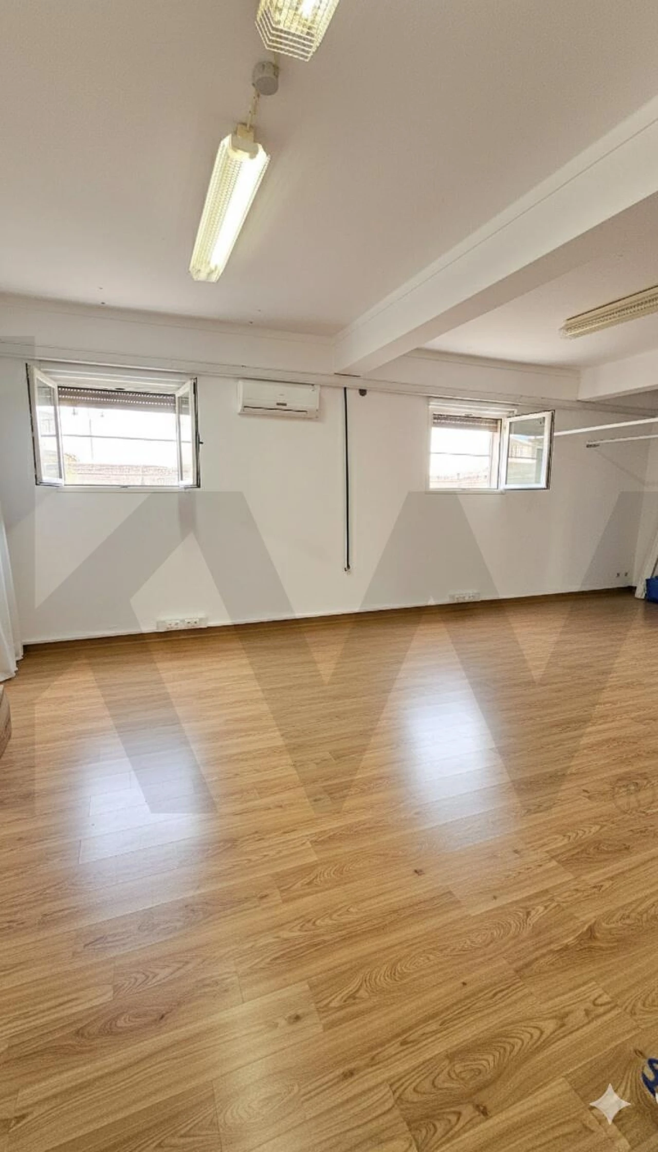 Escritório para Venda em Santa Maria do Castelo e Santiago e Santa Susana Foto 3